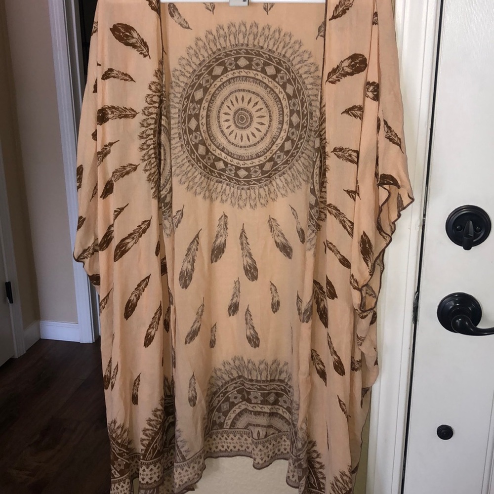 American Rag Tan and Brown Feather Print Kimono